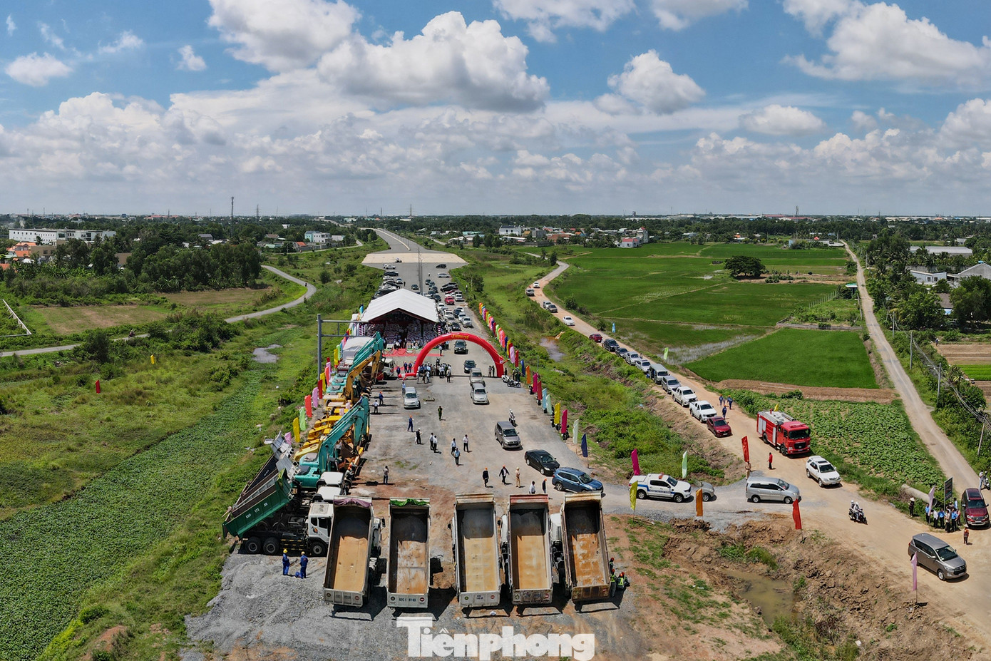 Dự án Vành đai 3 TPHCM là dự án trọng điểm quốc gia, có tổng chiều dài giai đoạn 1 gần 76km đi qua TPHCM, Đồng Nai, Bình Dương và Long An với tổng mức đầu tư hơn 75.000 tỷ đồng.