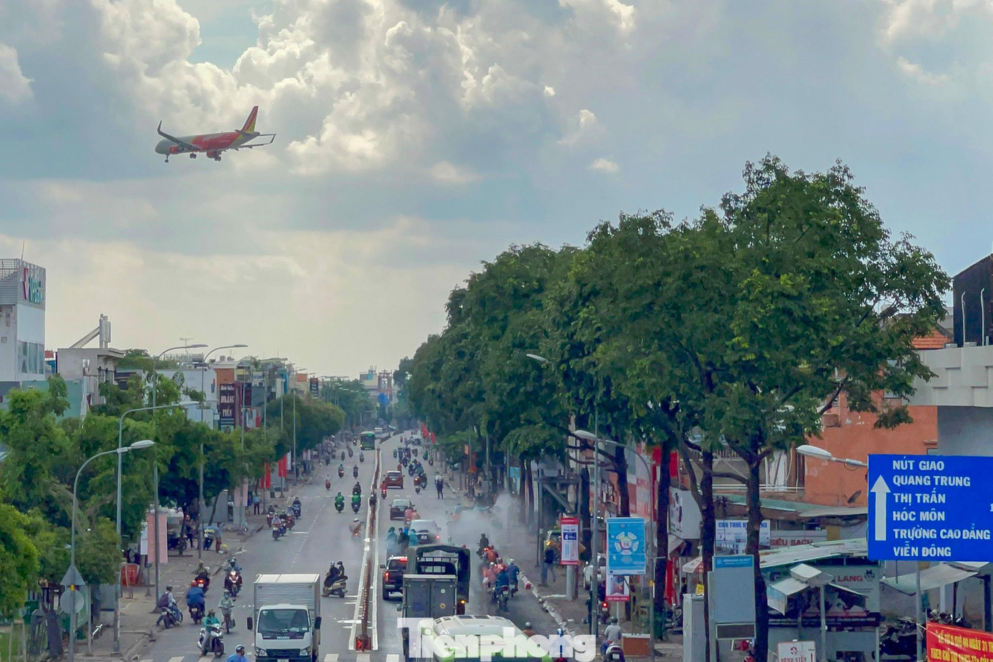 Lực lượng quân đội thuộc Binh chủng Hoá học cũng được điều động, phun tiêu độc, khử trùng thành phố.