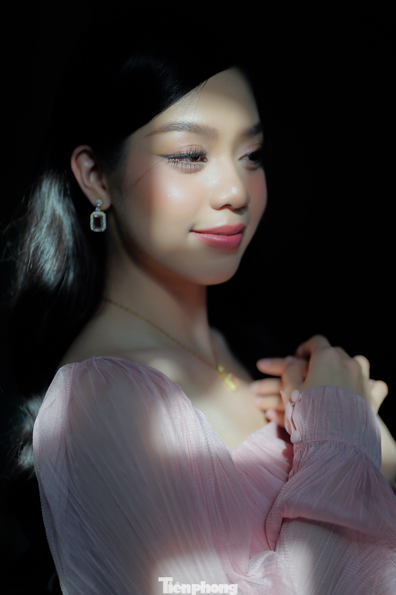 Thanh Thủy cho biết dù hiện tại là đương kim Hoa hậu Việt Nam, thực tế cô không khác gì trước đây. Mỗi ngày, cô dậy sớm làm việc, tranh thủ thời gian tập thể dục. Số đo cơ thể của Thanh Thủy giống lúc thi Hoa hậu Việt Nam là 80-63-94.