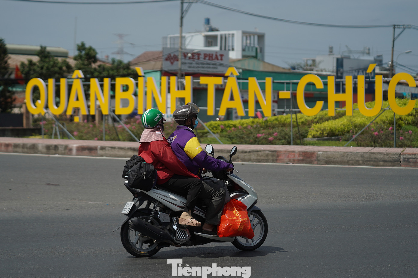 Các năm trước, thường phải đến mùng Năm, mùng Sáu, người dân các tỉnh mới bắt đầu quay lại TPHCM với tần suất đông đúc. Các năm trước, thường phải đến mùng Năm, mùng Sáu, người dân các tỉnh mới bắt đầu quay lại TPHCM với tần suất đông đúc.