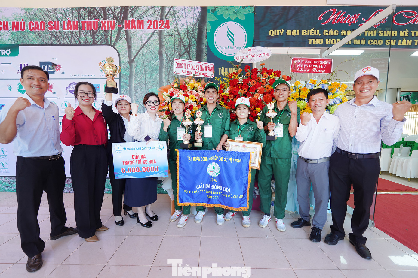 Về giải đồng đội, Công ty Cổ phần Cao su Đồng Phú đoạt giải Nhất. Ban Tổ chức cũng trao 3 giải Nhì, 5 giải Ba và 7 giải khuyến khích cho các đơn vị.