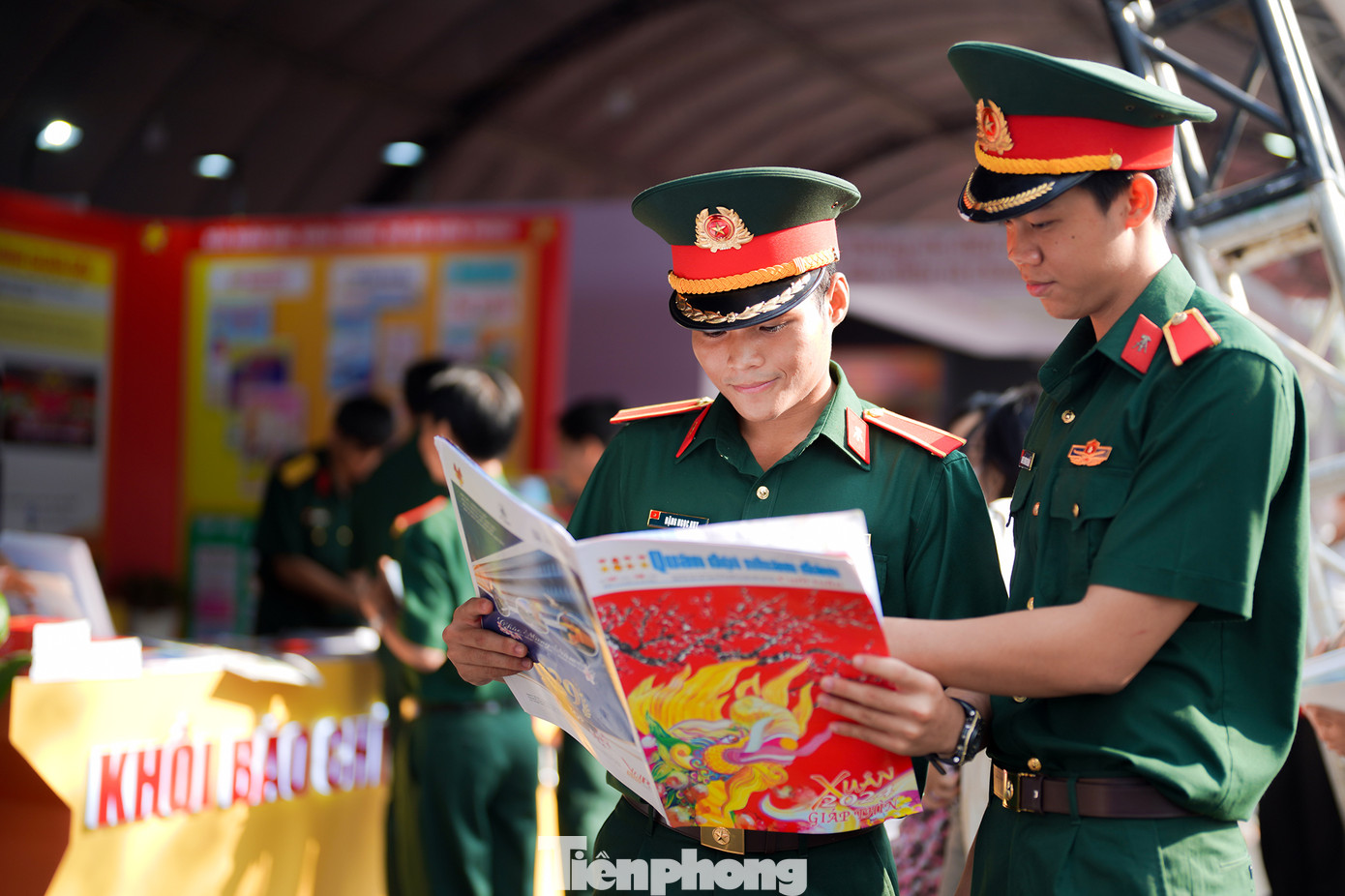 Khu vực báo chí quân đội tại Hội báo.