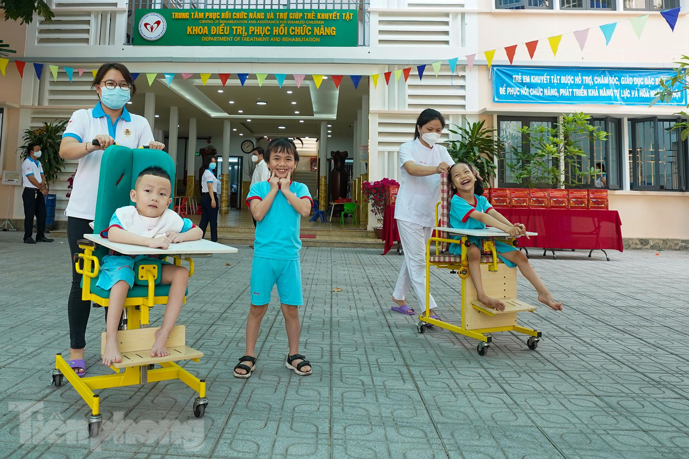 Trong năm qua, dù tình hình dịch bệnh COVID-19 diễn biến phức tạp, Trung tâm vẫn duy trì tiếp nhận, nuôi dưỡng, điều trị cho 200 trẻ em mồ côi, suy dinh dưỡng, trẻ khuyết tật, trẻ bại não, chậm phát triển, đa khuyết tật, tự kỷ, Down, khiếm thị, khuyết tật chi và các bệnh lý khác.