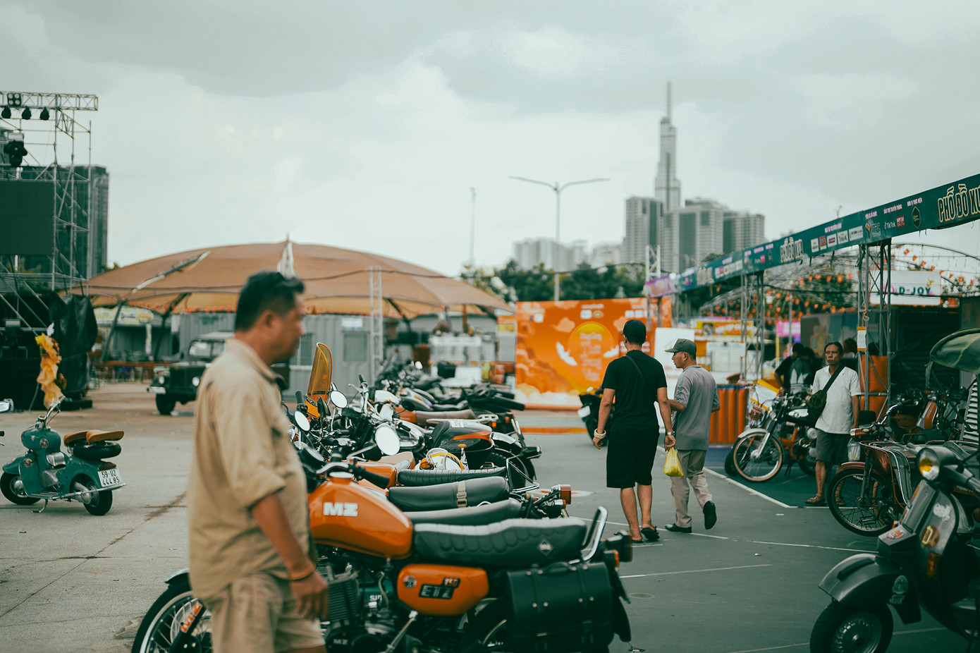 Triển lãm diễn ra từ ngày 28/5 đến 1/6, trưng bày nhiều dòng xe cổ độc lạ, hiếm thấy từ các hãng Piaggio, Lambretta, Rumi, Sachs (Đức)...