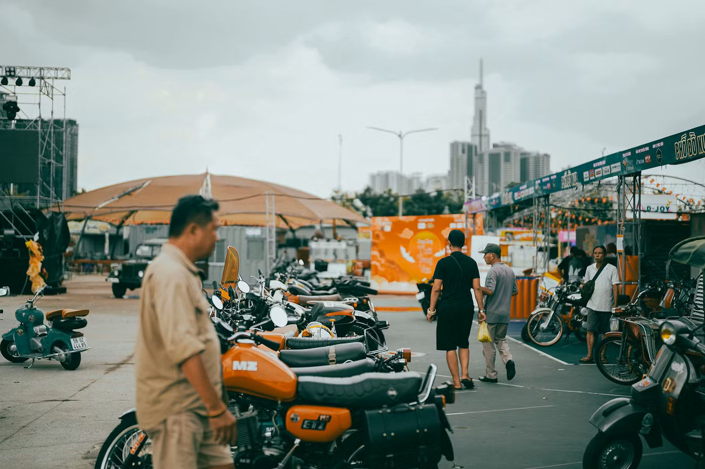 Triển lãm diễn ra từ ngày 28/5 đến 1/6, trưng bày nhiều dòng xe cổ độc lạ, hiếm thấy từ các hãng Piaggio, Lambretta, Rumi, Sachs (Đức)...