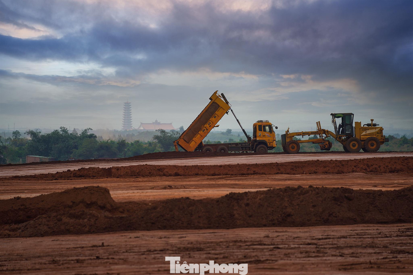 Bộ GTVT đặt mục tiêu “siêu” Dự án sân bay Long Thành sẽ phục vụ chuyến bay đầu tiên vào ngày 2/9/2025. Bộ GTVT đặt mục tiêu “siêu” Dự án sân bay Long Thành sẽ phục vụ chuyến bay đầu tiên vào ngày 2/9/2025.