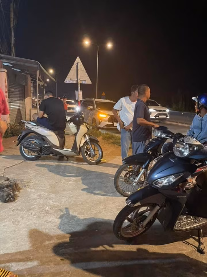 Công an Long An đang truy bắt đối tượng giết người. Ảnh: CDLA