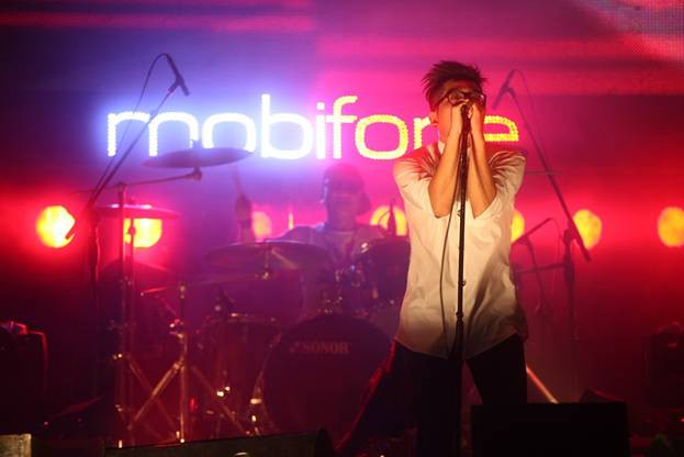 18+ band “chào sân” Đà Nẵng bằng 4 ca khúc cá tính. 18+ band “chào sân” Đà Nẵng bằng 4 ca khúc cá tính