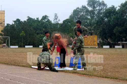 Chỉ có những chiến đấu viên dày công khổ luyện mới đạt được kết quả như thế này 