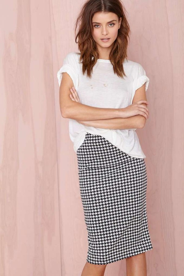 váy ngắn, đồ đen, vóc dáng