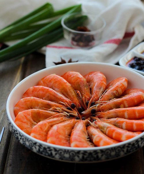 mực hấp, tôm luộc, thịt gà