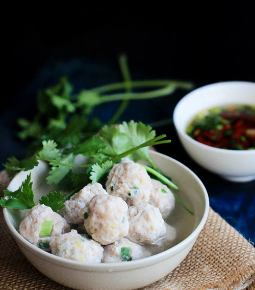 mực hấp, tôm luộc, thịt gà