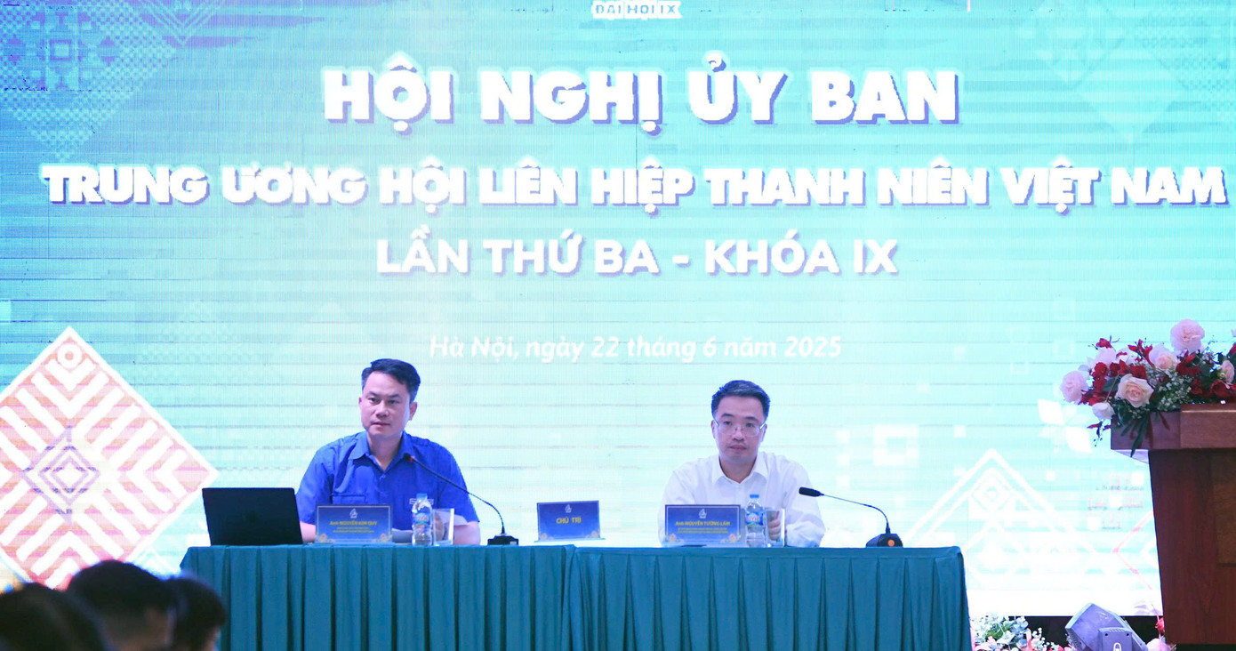 Anh Nguyễn Tường Lâm và anh Nguyễn Kim Quy chủ trì hội nghị. Ảnh: Lâm Đăng Hải Anh Nguyễn Tường Lâm và anh Nguyễn Kim Quy chủ trì hội nghị. Ảnh: Lâm Đăng Hải