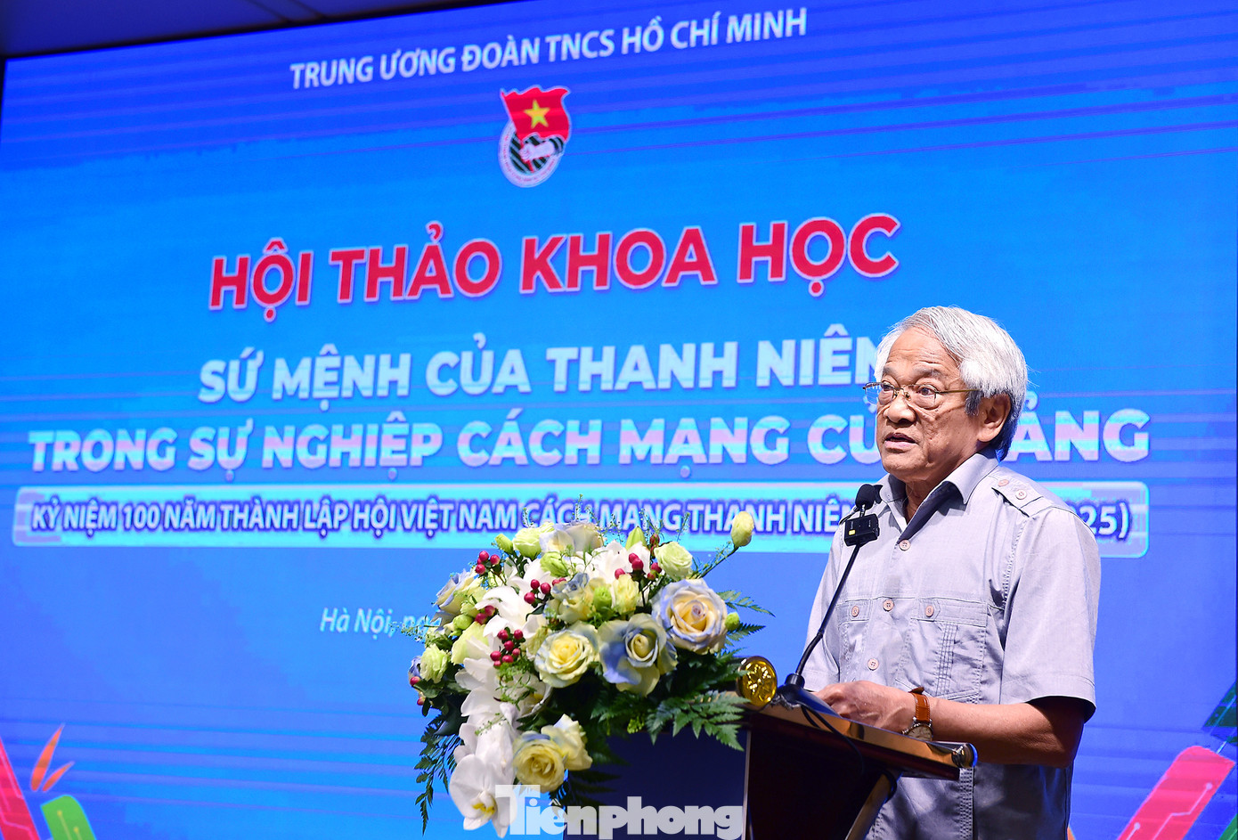 PGS.TS. Bùi Đình Phong - Viện Hồ Chí Minh và các lãnh tụ của Đảng, Học viện Chính trị Quốc gia Hồ Chí Minh tham luận tại Hội thảo. Ảnh: Xuân Tùng