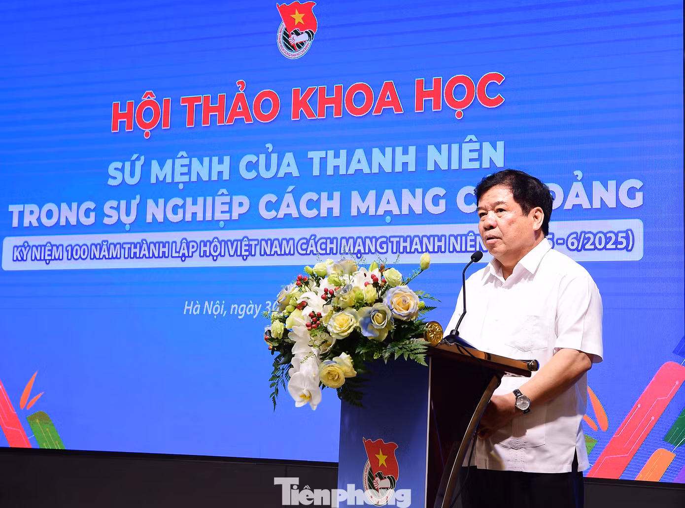 PGS.TS Nguyễn Viết Thảo - Nguyên Phó Giám đốc Học viện Chính trị quốc gia Hồ Chí Minh tham luận tại Hội thảo. Ảnh: Xuân Tùng