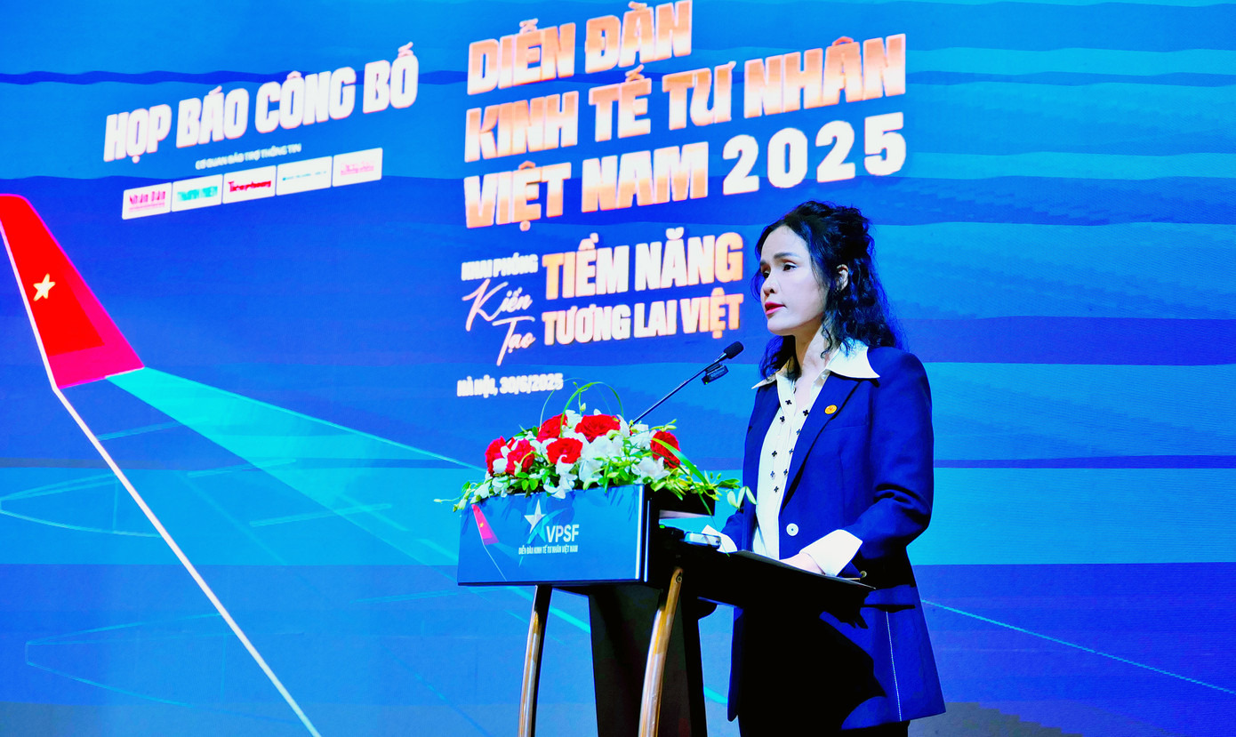 Chị Phạm Thị Bích Huệ phát biểu tại chương trình. Ảnh: X.T