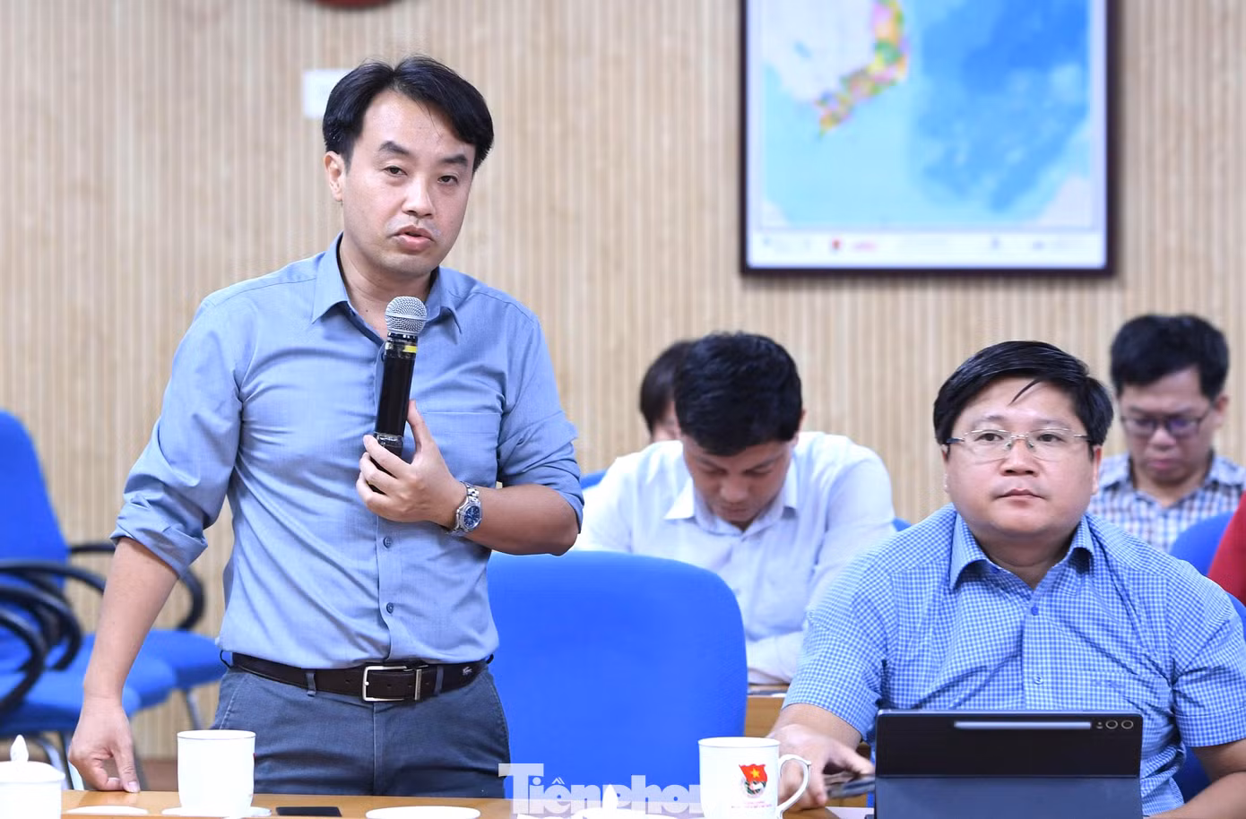Các đại biểu phát biểu ý kiến, đề xuất tại hội nghị. Ảnh: Lâm Đăng Hải