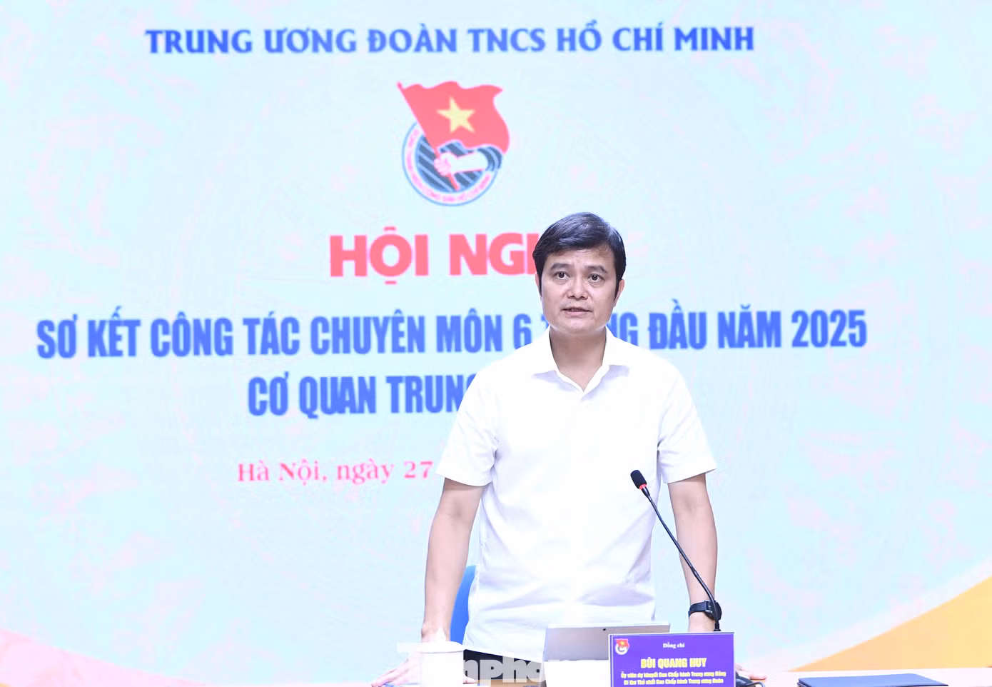 Anh Bùi Quang Huy phát biểu chỉ đạo hội nghị. Ảnh: Lâm Đăng Hải