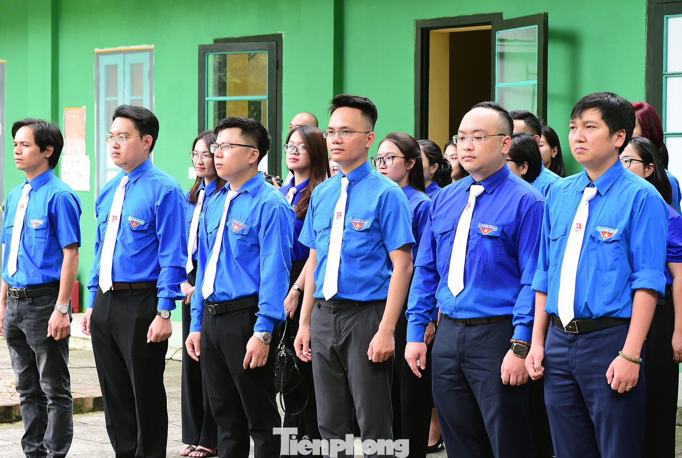 Biên tập viên Phạm Thị Điệp Anh (Ban Thời sự, Đài Truyền hình Việt Nam) đại diện các nhà báo trẻ tiêu biểu phát biểu tại lễ báo công dâng Bác. Ảnh: Xuân Tùng