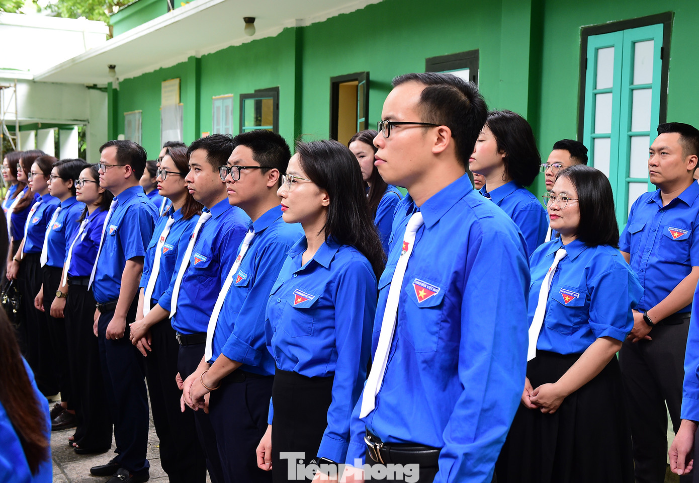 Biên tập viên Phạm Thị Điệp Anh (Ban Thời sự, Đài Truyền hình Việt Nam) đại diện các nhà báo trẻ tiêu biểu phát biểu tại lễ báo công dâng Bác. Ảnh: Xuân Tùng