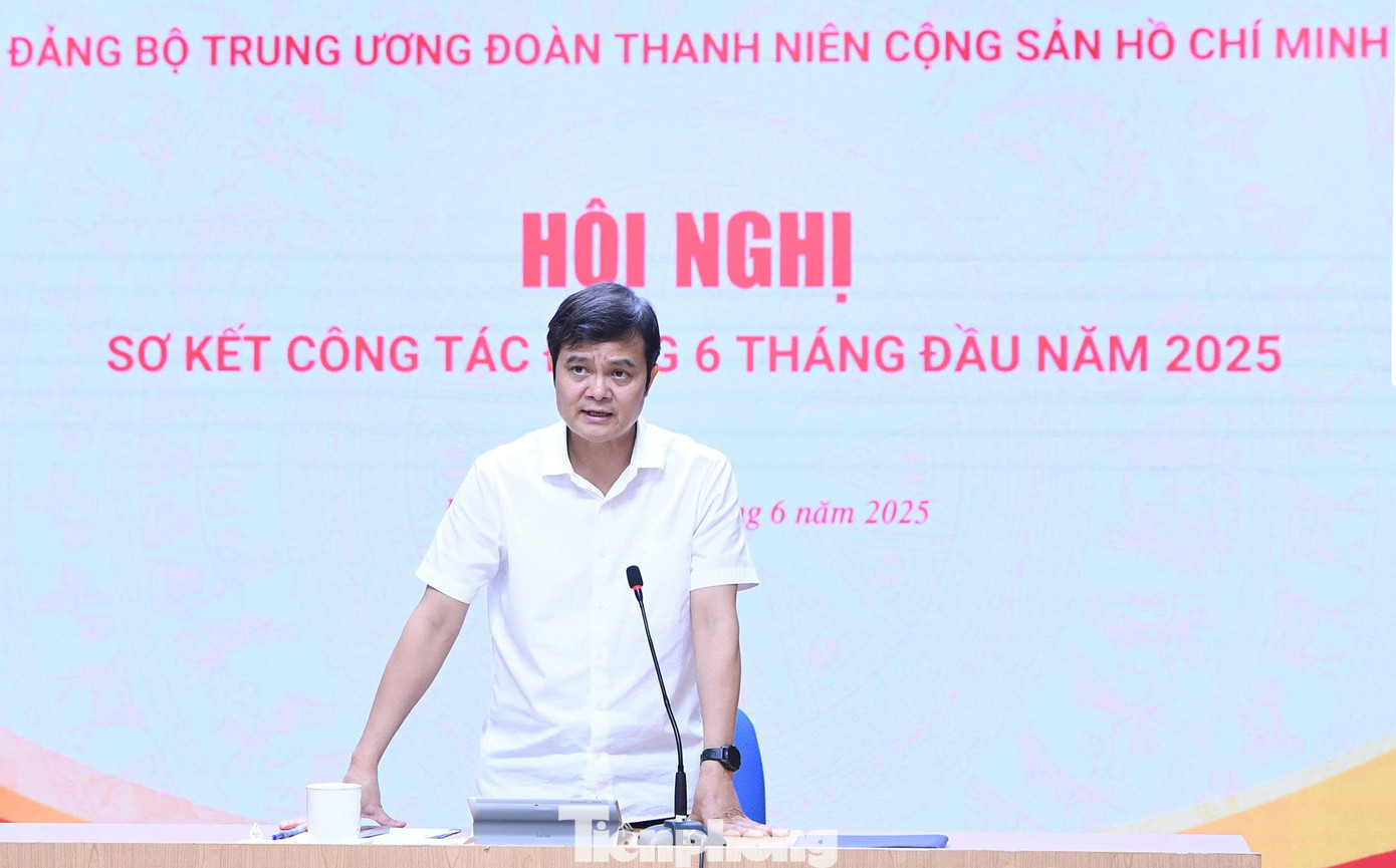 Anh Bùi Quang Huy phát biểu kết luận hội nghị. Ảnh: Lâm Đăng Hải Anh Bùi Quang Huy phát biểu kết luận hội nghị. Ảnh: Lâm Đăng Hải