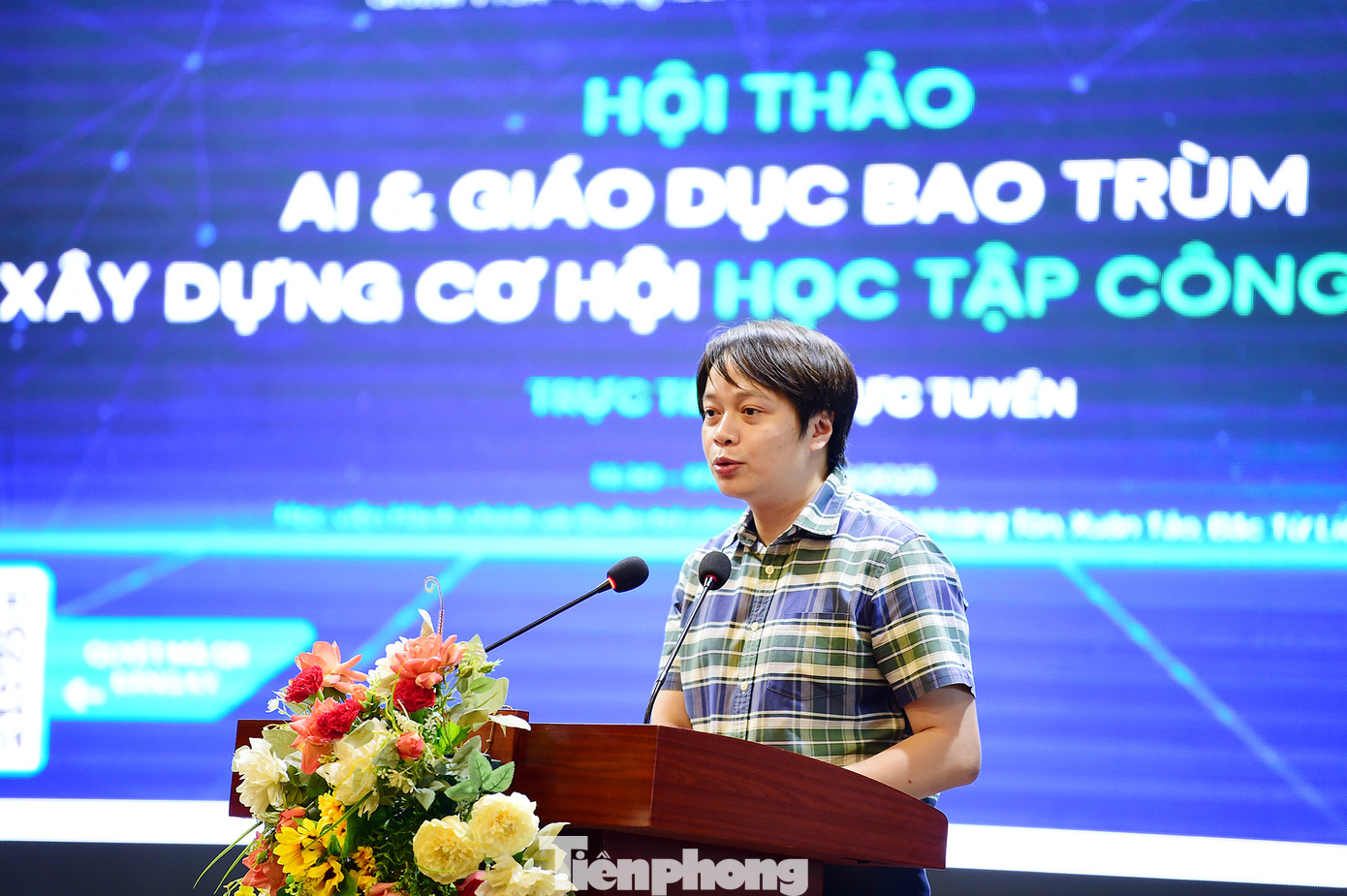 Anh Nguyễn Hữu Tú phát biểu khai mạc hội thảo. Ảnh: Xuân Tùng