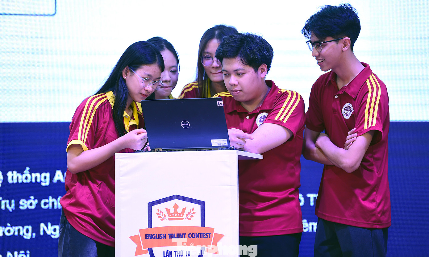 Các đội thi khối đại học, cao đẳng tranh tài ở phần thi đồng đội trong vòng chung kết. Ảnh: Xuân Tùng Các đội thi khối đại học, cao đẳng tranh tài ở phần thi đồng đội trong vòng chung kết. Ảnh: Xuân Tùng