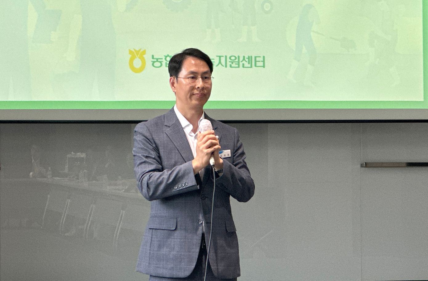 Tổng Giám đốc Trung tâm Hỗ trợ Khởi nghiệp Nonghyup Seo Jong-gyeong phát biểu tại chương trình. Ảnh: BTC Tổng Giám đốc Trung tâm Hỗ trợ Khởi nghiệp Nonghyup Seo Jong-gyeong phát biểu tại chương trình. Ảnh: BTC