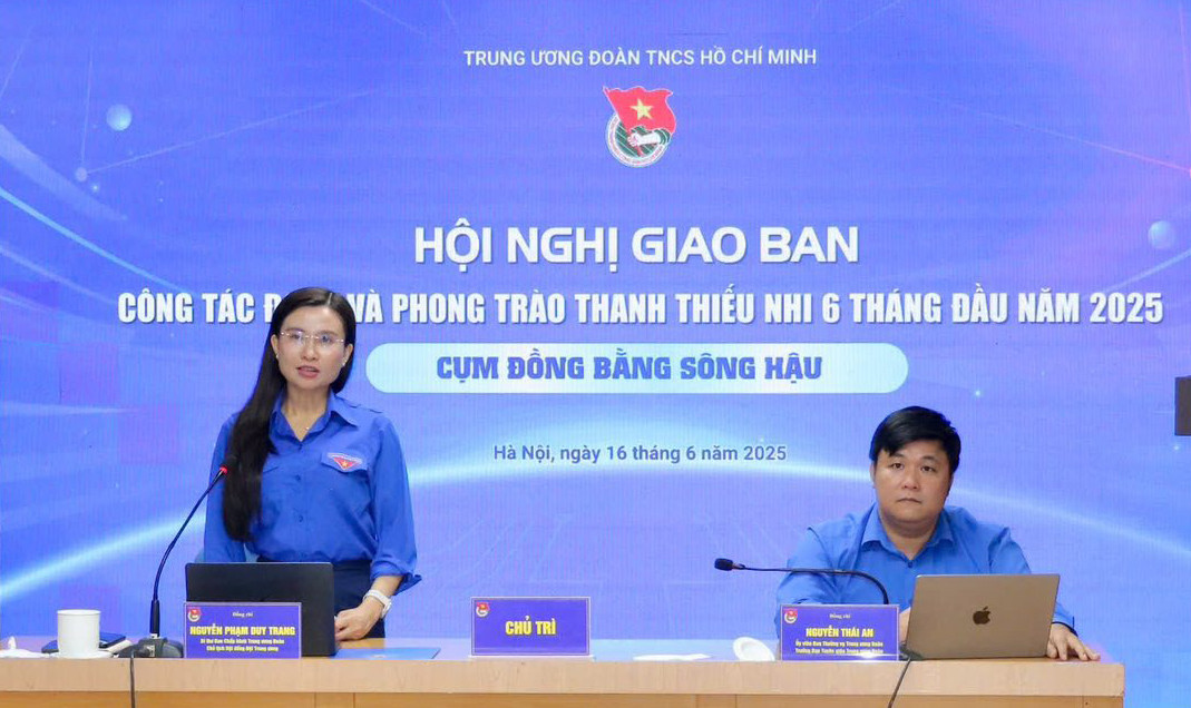 Bí thư T.Ư Đoàn Nguyễn Phạm Duy Trang phát biểu tại hội nghị giao ban cụm Đồng bằng Sông Hậu. Ảnh: T.Ư Đoàn