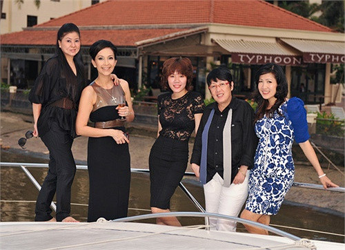 Có lẽ nhìn buổi tiệc sinh nhật chị trên chiếc du thuyền trị giá 2 triệu USD này, không ít người phải trầm trồ