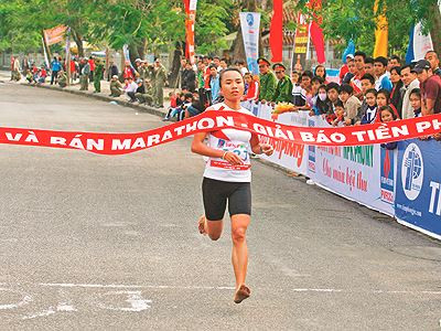 Chân trần, chí thép trên đường chạy Tiền Phong ảnh 3