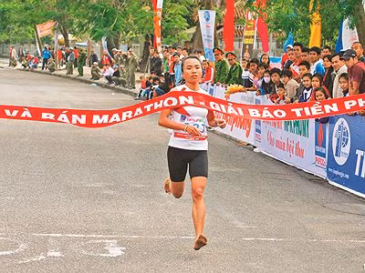 Chân trần, chí thép trên đường chạy Tiền Phong ảnh 3