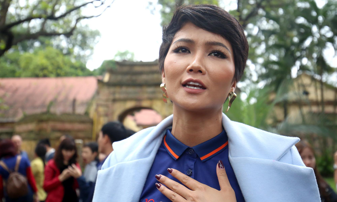 Hoa hậu H'hen Niê duyên dáng trong hành trình Tri ân tại Hà Nội ảnh 12