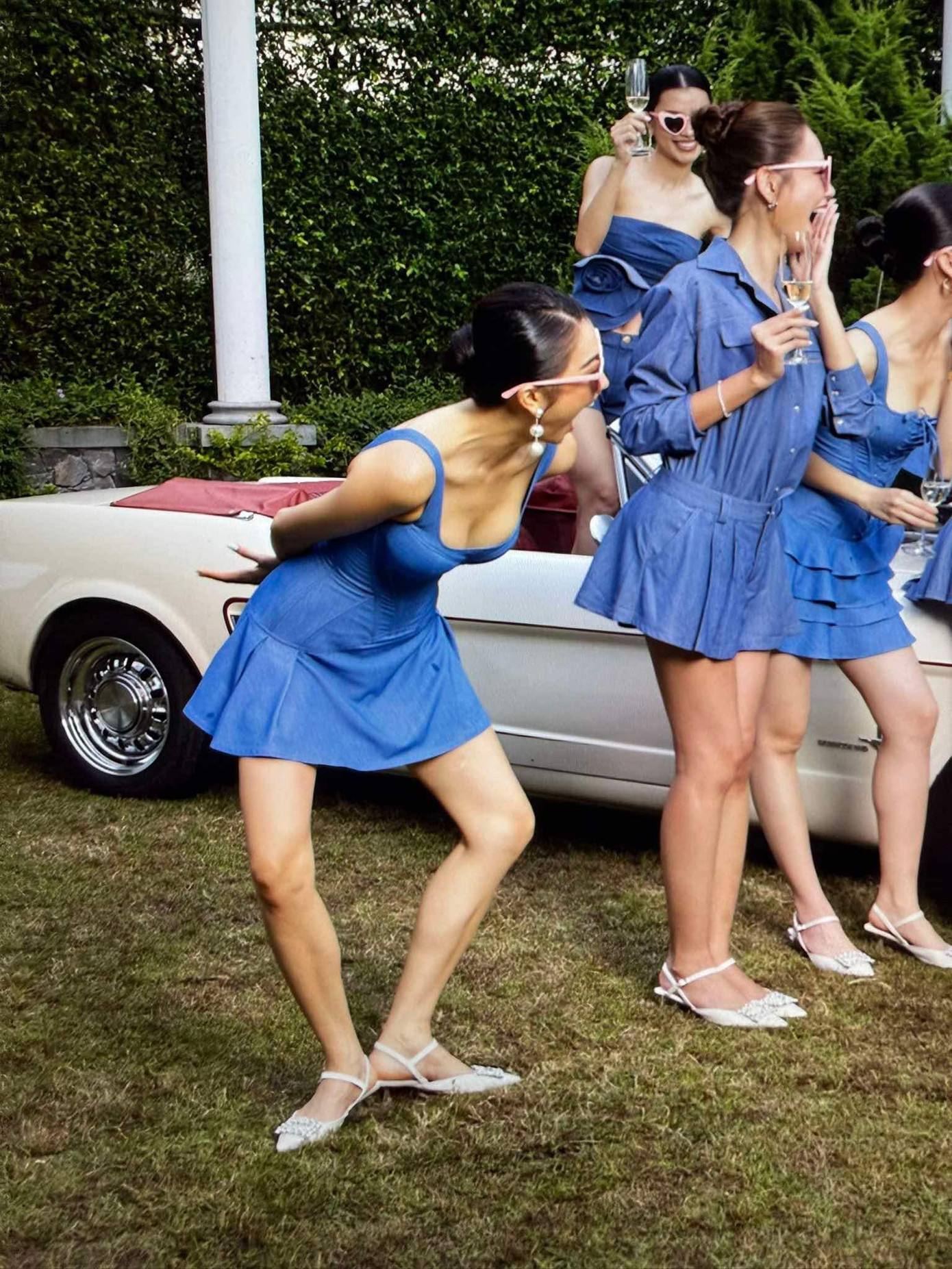 Hậu trường chụp ảnh cưới Hoa hậu Khánh Vân và bạn trai hơn 17 tuổi. Hậu trường chụp ảnh cưới Hoa hậu Khánh Vân và bạn trai hơn 17 tuổi.