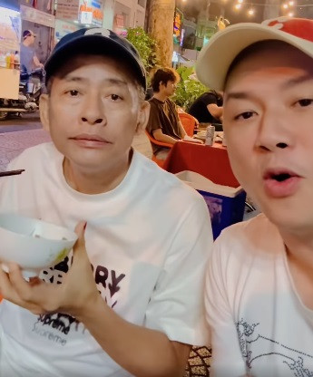 Hình ảnh mới của nghệ sĩ Tấn Beo. Hình ảnh mới của nghệ sĩ Tấn Beo.