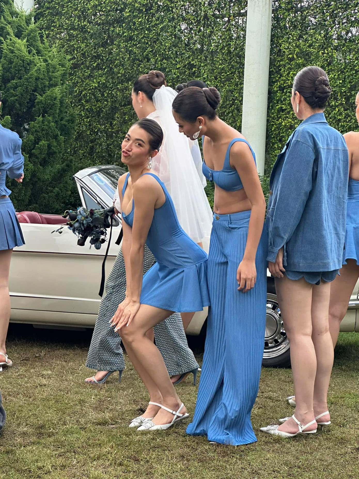 Lệ Hằng trong hậu trường chụp ảnh cưới Hoa hậu Khánh Vân. Lệ Hằng trong hậu trường chụp ảnh cưới Hoa hậu Khánh Vân.