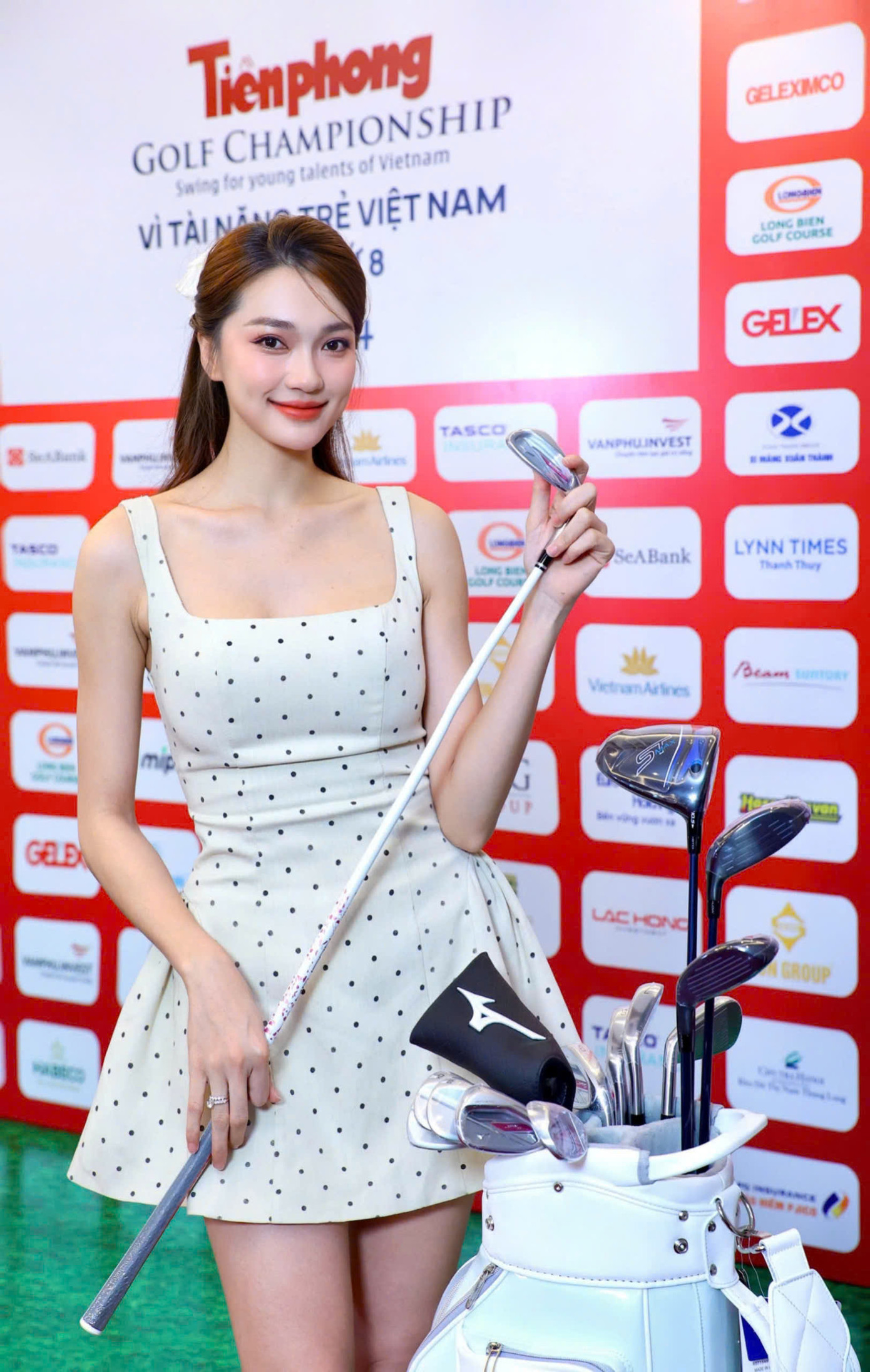 “Giải đấu Vì Tài năng trẻ Việt Nam đã ghi tên 6 nhà vô địch khác nhau trên cúp luân lưu, trong đó có nhiều golfer trẻ đã thành danh trong cộng đồng golf Việt Nam và quốc tế như Huy chương Đồng SEA Games 32 Nguyễn Anh Minh, nhà vô địch Quốc gia 2023 Nguyễn Nhất Long, nhà vô địch Quốc gia 2024 Nguyễn Đức Sơn… Chúng ta cùng chờ đợi nhà vô địch của giải đấu năm nay. Hy vọng các golfer sẽ mang đến một giải đấu mãn nhãn”, Ngọc Nữ nói.