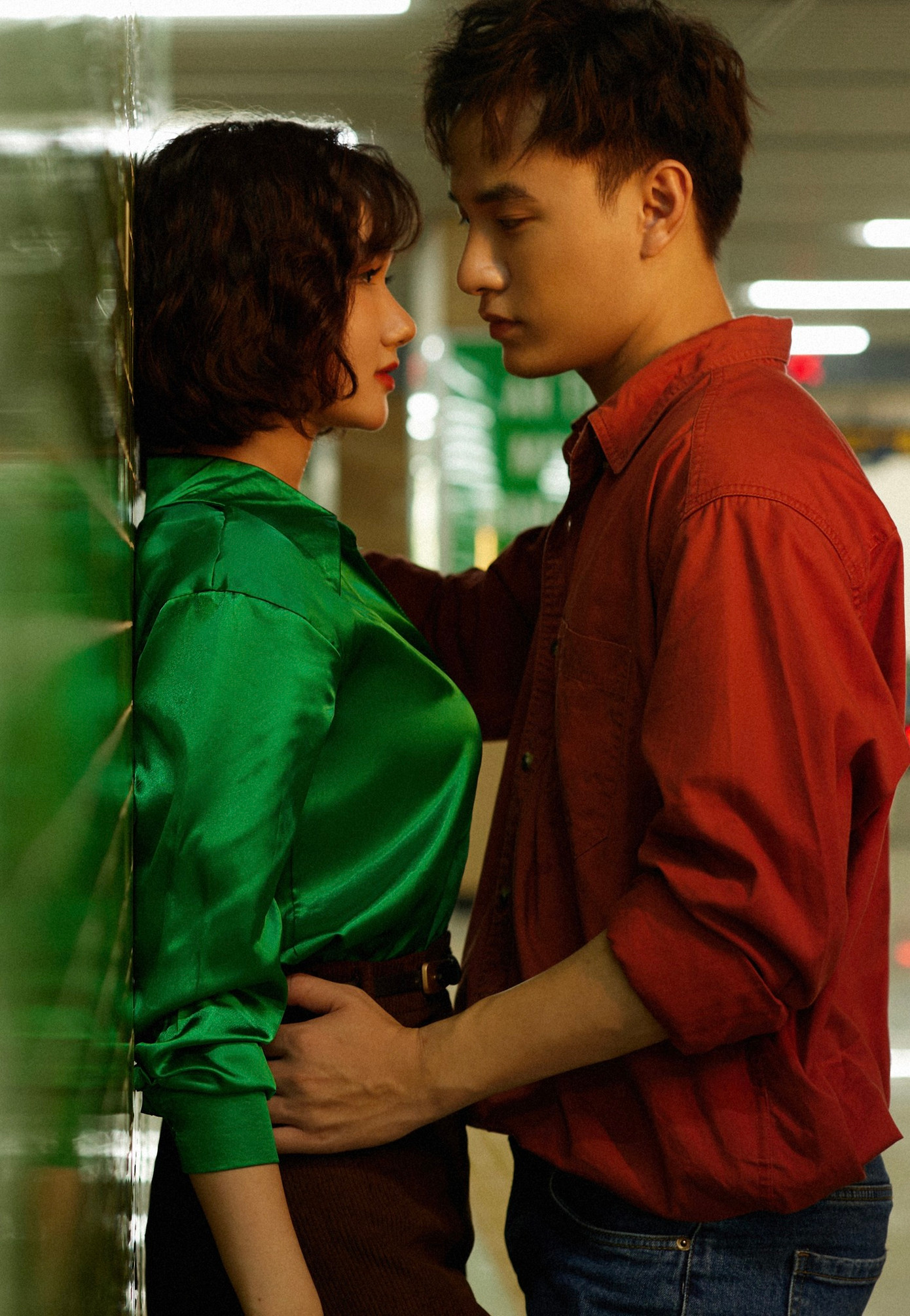 Những hình ảnh tình cảm của Hương Giang và Quang Trọng gây hiểu lầm cặp đôi đang hẹn hò, sống chung. Những hình ảnh tình cảm của Hương Giang và Quang Trọng gây hiểu lầm cặp đôi đang hẹn hò, sống chung.