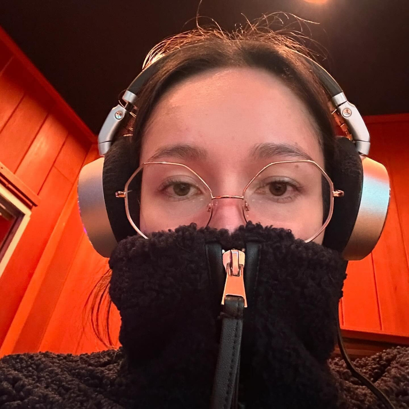 Anna Muehlichen đảm nhận vai trò kỹ sư âm thanh phim Joker 2. Anna Muehlichen đảm nhận vai trò kỹ sư âm thanh phim Joker 2.