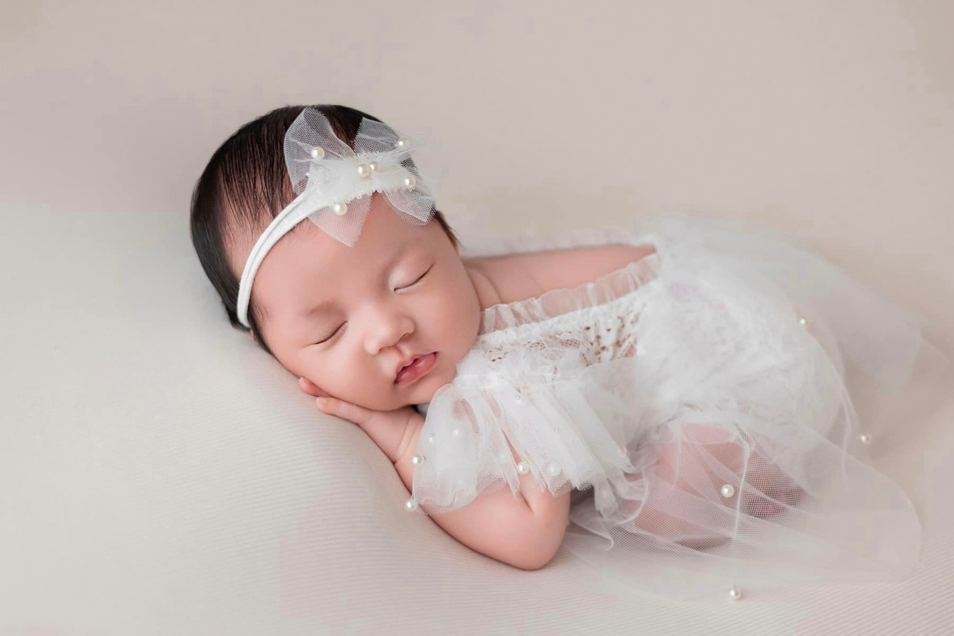 Một số khoảnh khắc của 3 con được Hoa hậu Đặng Thu Thảo chia sẻ.