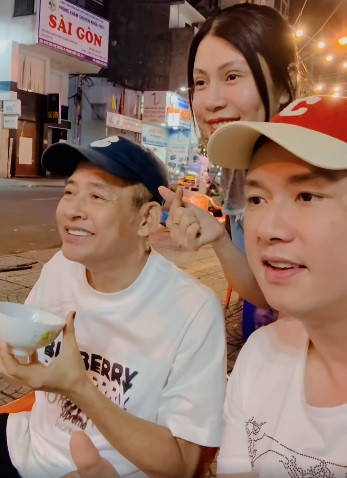 Hình ảnh mới của nghệ sĩ Tấn Beo. Hình ảnh mới của nghệ sĩ Tấn Beo.