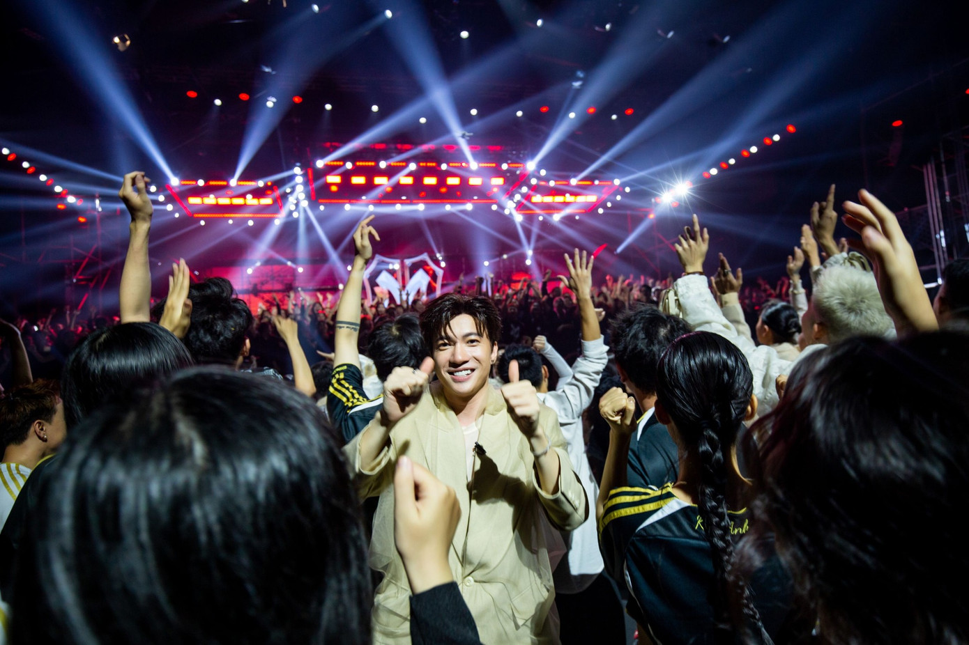 Tại Concert Anh trai vượt ngàn chông gai, S.T Sơn Thạch nhận giải Anh tài Ấm áp do khán giả bình chọn.