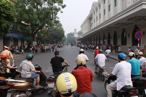 Tại phố Hàng Bài - Tràng Tiền