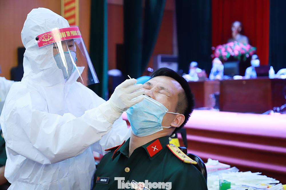 Trung tâm Y tế bố trí nhân lực y tế tham gia phục vụ các điểm bầu cử; chuẩn bị sẵn sàng thuốc, vật tư, hóa chất, sinh phẩm xét nghiệm và phương tiện hỗ trợ phục vụ bầu cử Quốc gia. Triển khai lấy mẫu xét nghiệm SARS-CoV-2 cho các lực lượng trực tiếp phục vụ công tác bầu cử và các đối tượng nguy cơ khác theo chỉ đạo của Hội đồng bầu cử tỉnh.