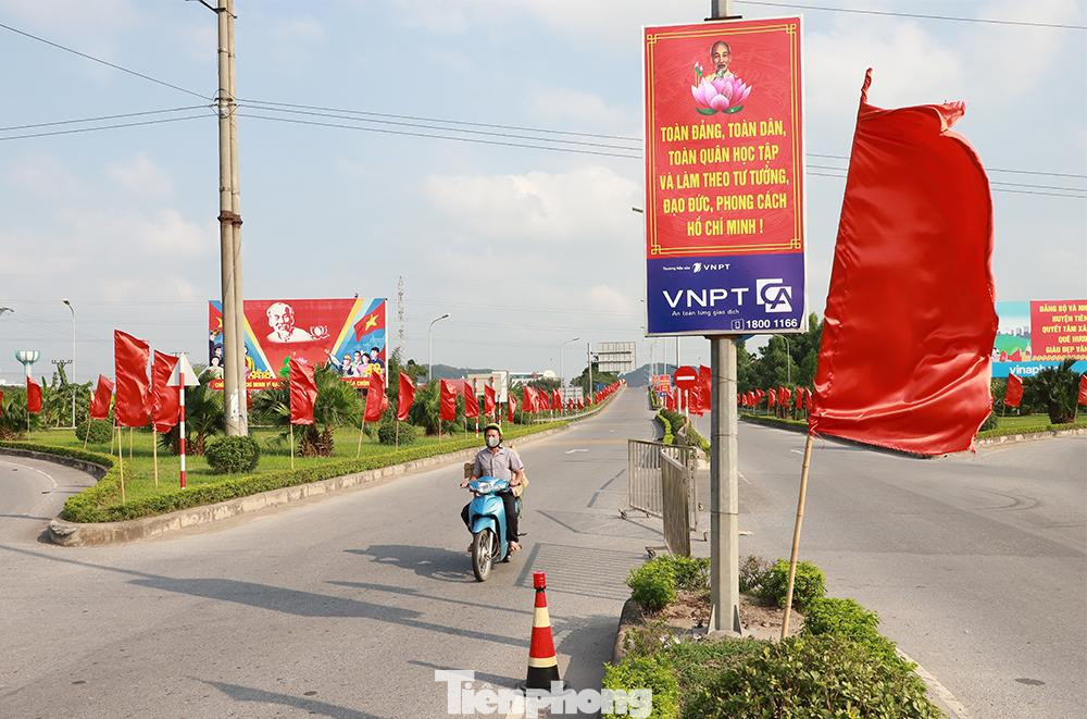 Báo cáo tại hội nghị toàn quốc triển khai công tác bầu cử đại biểu Quốc hội khóa XV và đại biểu HĐND các cấp nhiệm kỳ 2021-2026 ngày 18-5 vừa qua, Bí thư Tỉnh ủy Bắc Ninh Đào Hồng Lan đề xuất với Hội đồng Bầu cử quốc gia, những điểm cách ly tập trung hoặc các địa phương có khu vực bị phong tỏa được phép bỏ phiếu sớm trước 1 hoặc 2 ngày so với ngày bầu cử toàn quốc. Vì đây là những khu vực rất phức tạp, nếu bầu cử trước sẽ bảo đảm bảo an toàn và sẽ cẩn thận hơn cho việc bầu cử toàn tỉnh.