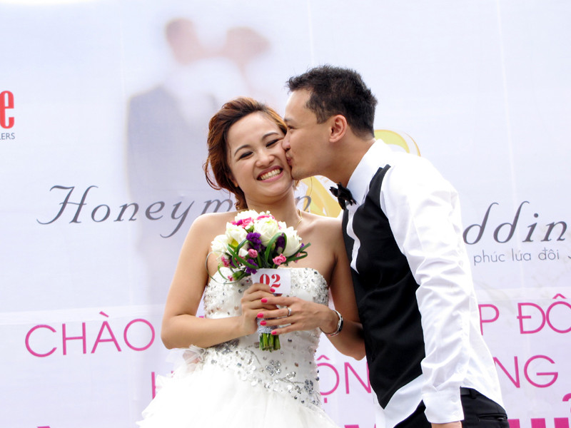 Giải nhất trị giá 3000 USD, một chuyến du lịch tại Malaysia thuộc về cặp đôi Phạm Thành Trung và Quách Thị Kim Ngân