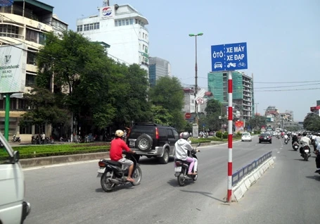 Hà Nội tiếp tục phân làn đường. Ảnh: Trọng Đảng