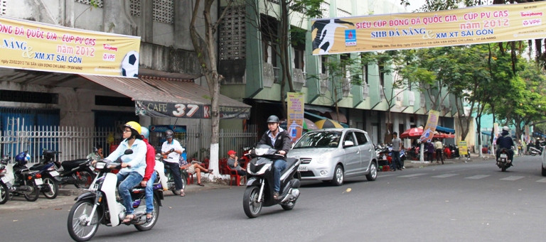 Không khí trước trận Siêu Cúp Quốc gia 2012 rộn ràng, tấp nập