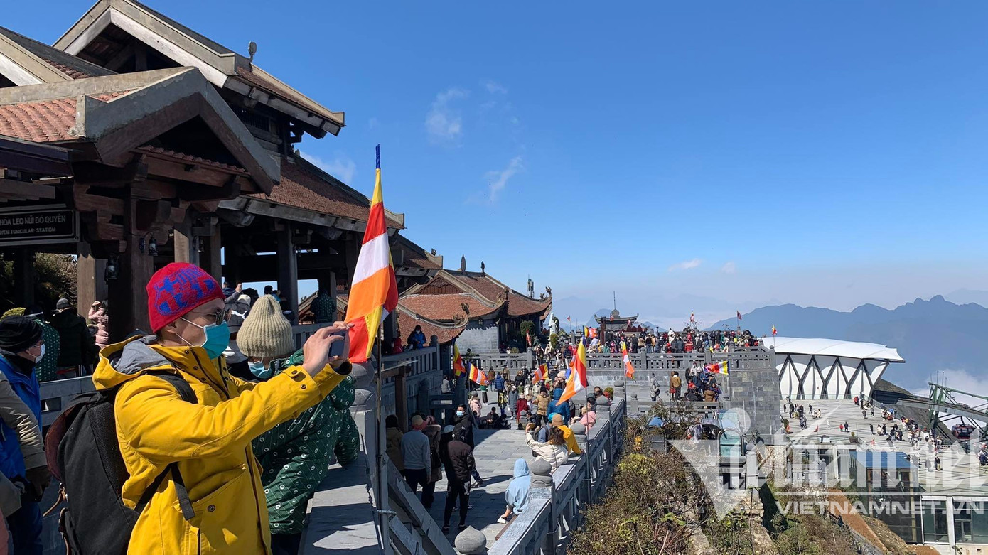 Khách du lịch Sa Pa dịp Tết (Ảnh: VietnamNet).