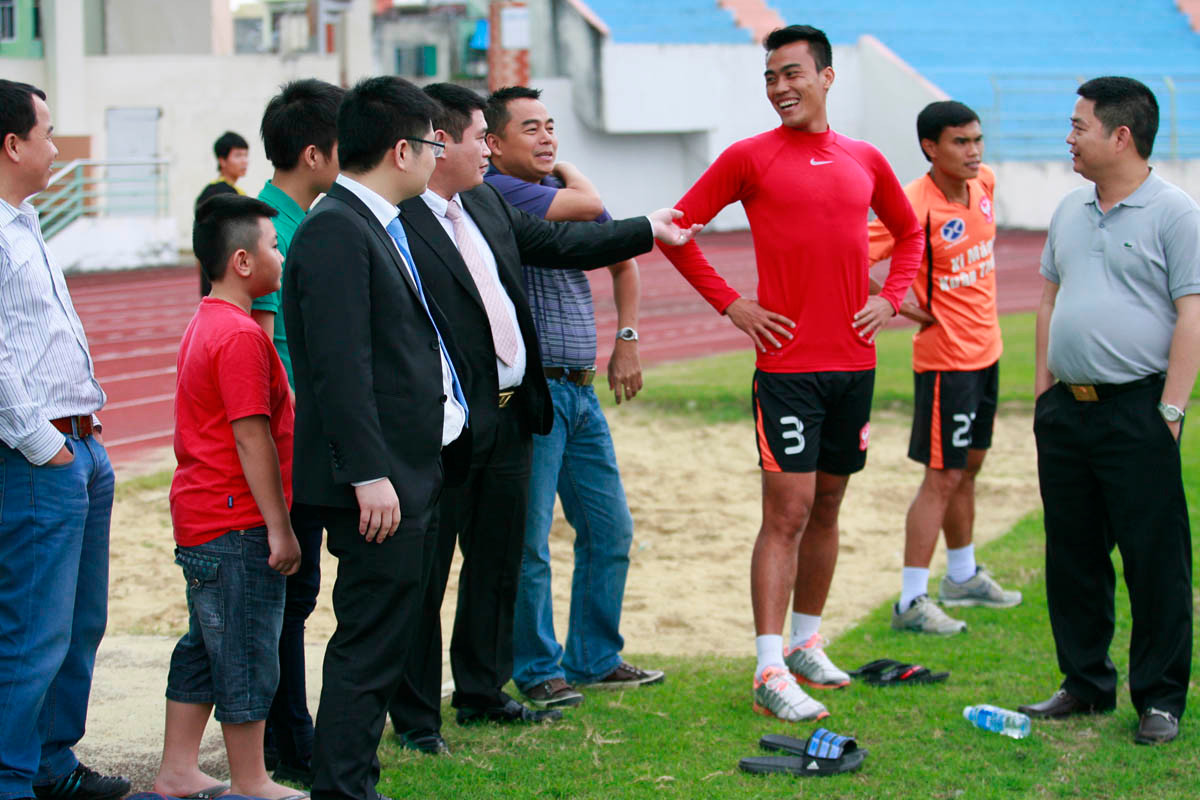 Anh em bầu Thuỵ gặp CLB bóng đá Xi măng Xuân Thành Sài Gòn